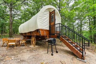 Covered Wagon Vacation Rental in Broken Bow! - Broken Bow - 0