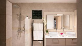 Lorient Beach Retreat with Tropical Garden - Quartier de Lorient - 3