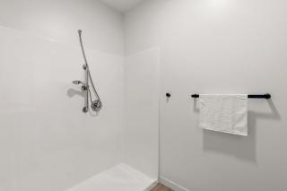 W208 Luxury Spacious 2Bd Condo In DT Minneapolis, Minutes From Minneapolis Convention Center & US Bank Arena - 3