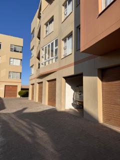 The Coastal Nest - 1 Min from the Beach - Walvis Bay - 5