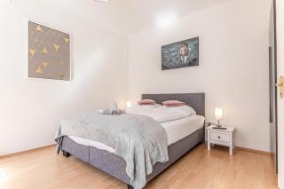 Cozy 1BR Apt,TV and Netflix, Close to Metro Lines - Vienne - 0