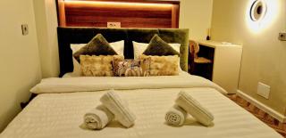 Forest Rain Suite By Sattal - Bucharest - 0