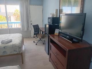 Beach Side Hotel - 4