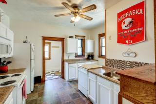 1 Mi to UNL Group Getaway with Game Area - Lincoln - 3