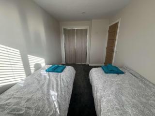25 Colliers Road,Stirling - - 1
