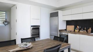 Upscale Romantic Villa with Infinity Pool - 8