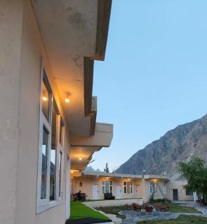 The cozy corner inn - Gulmit - 4