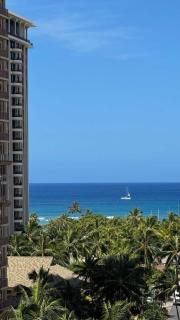 1 block from Waikiki beach 3 beds and workspace - 7