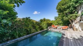 Romantic Getaway Overlooking Vegetal Scenery - 8