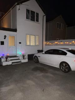 Modern 2 Bedroom Holiday Home near World Renowned Fistral Beach - Newquay - 0