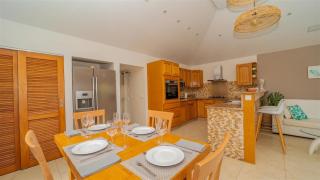 Enchanting 2BR Villa Embracing Caribbean's Breeze - 2