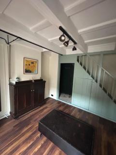 Entire home contractors & family - Moffat - 0