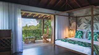Six-Bedroom Oceanfront Villa with Pool and Piano - 8