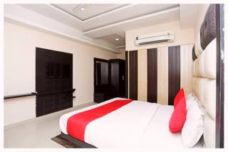 Hotel BKR GRAND TIRUPATI Near Bypass Road - Shirdi Sai Baba Temple - ISKCON Temple - Free Parking #Lift Facilities # Spacious and Fully Air Conditioned Rooms with With Attached Balcony -Best Hotel - Tirupati - 4