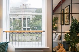 The Honourable - Bloomsbury Square By Frankie Says - Londra - 1