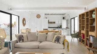 Three-Bedroom Villa with Pool and Wine Cellar - 5