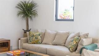 Three-Bedroom Villa with Pool and Wine Cellar - 3