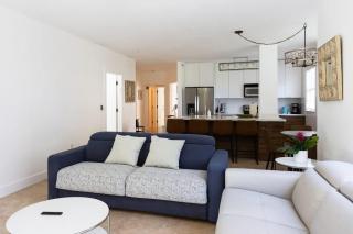 Luxe 3BR Apartment with Great Patio at Yacht Club - Aventura - 9