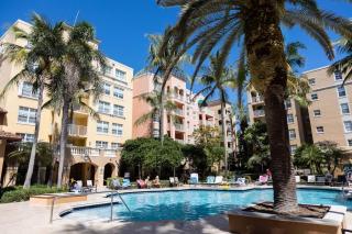 Luxe 3BR Apartment with Great Patio at Yacht Club - Aventura - 8