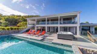 Five-Bedroom Hilltop Villa with Pool and Jacuzzi - Gustavia - 0