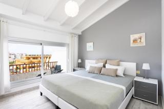 Bright & Elegant Duplex with Terrace and Pool, Just Steps from Puerto Colón - Adeje - 0