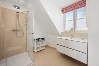 GUT KLETKAMP "Mühlenhof 4" - ruhige Ferienwohnung mit 3 Schlafzimmern I Terrasse mit See- & Naturblick I Gemeinschaftsgarten I 15 Min zur Ostsee I Küche I Parkplatz I Waschmaschine I WLAN - Kletkamp - 2