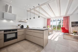 GUT KLETKAMP "Mühlenhof 4" - ruhige Ferienwohnung mit 3 Schlafzimmern I Terrasse mit See- & Naturblick I Gemeinschaftsgarten I 15 Min zur Ostsee I Küche I Parkplatz I Waschmaschine I WLAN - Kletkamp - 0