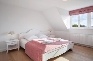 GUT KLETKAMP "Mühlenhof 4" - ruhige Ferienwohnung mit 3 Schlafzimmern I Terrasse mit See- & Naturblick I Gemeinschaftsgarten I 15 Min zur Ostsee I Küche I Parkplatz I Waschmaschine I WLAN - Kletkamp - 5