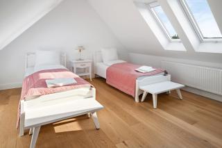 GUT KLETKAMP "Mühlenhof 4" - ruhige Ferienwohnung mit 3 Schlafzimmern I Terrasse mit See- & Naturblick I Gemeinschaftsgarten I 15 Min zur Ostsee I Küche I Parkplatz I Waschmaschine I WLAN - Kletkamp - 3