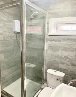 Bright & Cosy Room in Ashton Town Centre - Ashton under Lyne - 2