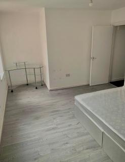 Bright & Cosy Room in Ashton Town Centre - Ashton under Lyne - 1