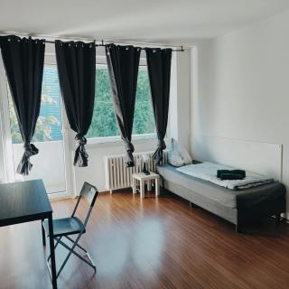 Monteurwohnung Ferienwohnung Duisburg Grenze Düsseldorf - Duisburgo - 0