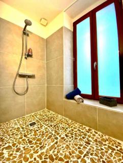 Parenthèse a Deux - T2 Cosy & Romantique - Cours intérieure - Patio - Clim - Proche de la cité médiévale - 5