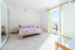 Apartments 10 meters from the beach - Podstrana - 7