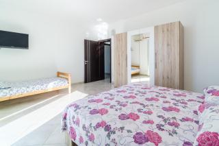 Apartments 10 meters from the beach - Podstrana - 2