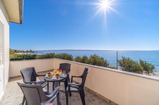 Apartments 10 meters from the beach - Podstrana - 3
