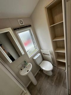 Poplars 33, 3 Bedroom Luxury Caravan Trecco Bay Porthcawl - Porthcawl - 6