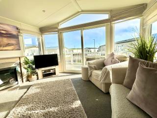 Poplars 33, 3 Bedroom Luxury Caravan Trecco Bay Porthcawl - Porthcawl - 5