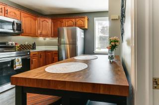 Walk to Town Charming Unit with Balcony in Bedford! - 3