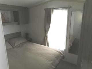 The Retreat - Gold - Prestatyn - 3