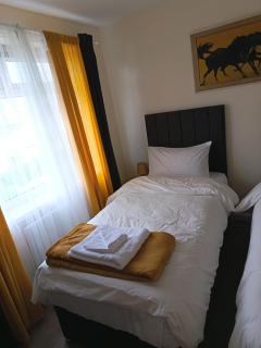 Bright & Spacious 3 Bedroom Home in Newcastle - Kenton - 1