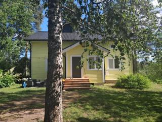 Beautiful 4 Bedroom cottage with wood sauna - - 0