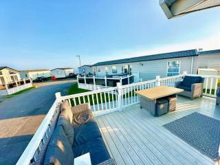 Poplars 33, 3 Bedroom Luxury Caravan Trecco Bay Porthcawl - Porthcawl - 1