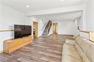 Lakeside 4BR Retreat Private, Peaceful & Scenic villa - - 5