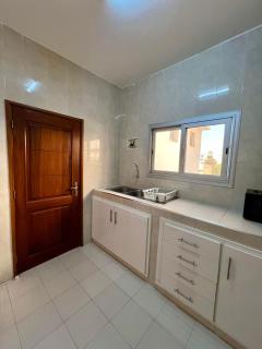 Maison Dhôtes Avec Chambres et Salle de Bain privée, Espace À Partager Couloir et Et Cuisine Pour Un Séjour Convivial aux Ngor Alemadie - Dakar - 7