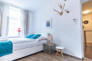 Bright Getaway, Ideal for Friends & Couples - 8