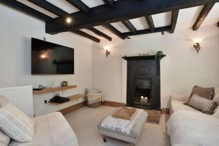3BR Cottage by Dewsall Court - - 3