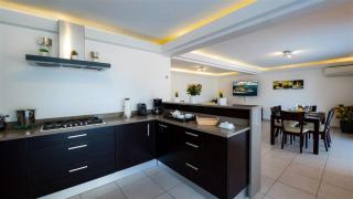 Luxurious Beachfront Villa With Pool in St Barths - Anse des Flamands - 4