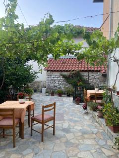 Luigi Guest House - Gjirokastra - 1