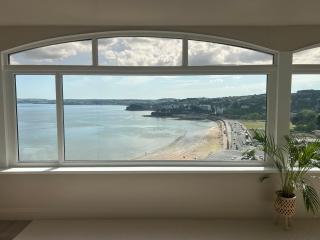 Clifftop Apartment Panoramic Seaview Penthouse Apartment sleeps 8 - Torquay - 8